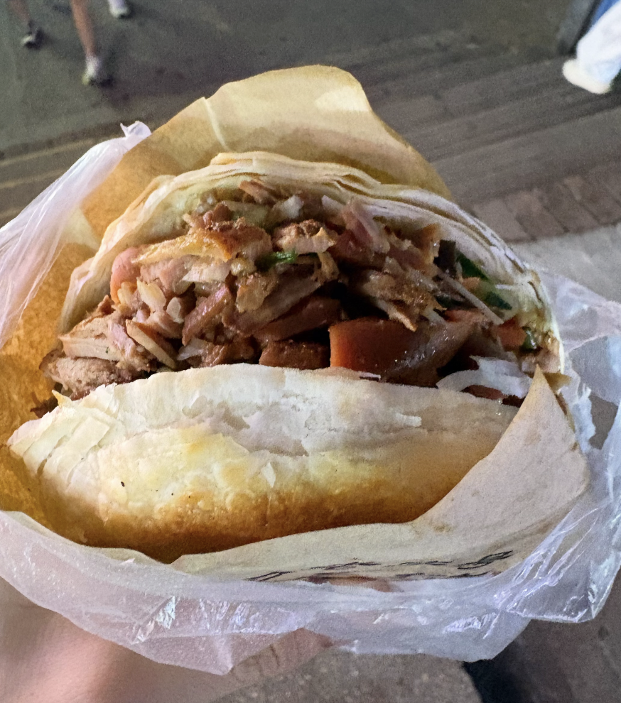 去医院之前买的肉夹馍